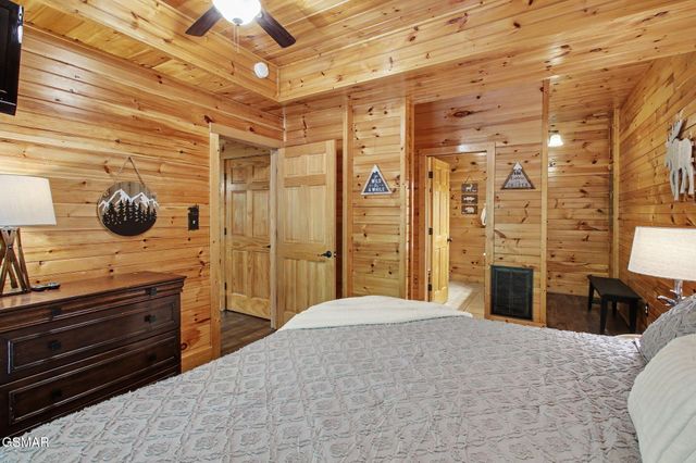 1943 Elk Springs Way, Gatlinburg, TN 37738