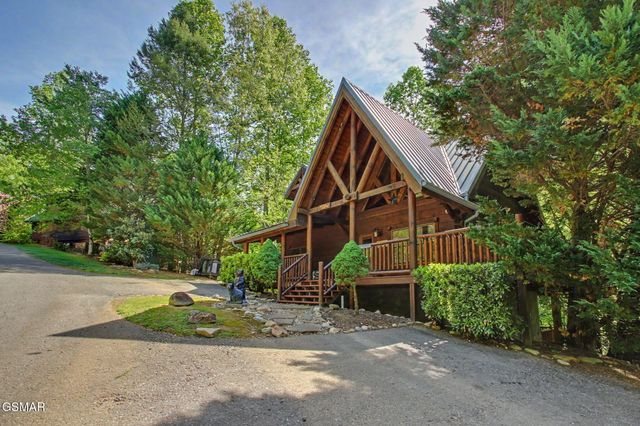 1943 Elk Springs Way, Gatlinburg, TN 37738