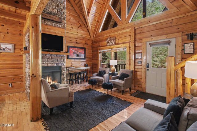 1943 Elk Springs Way, Gatlinburg, TN 37738