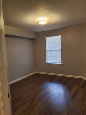 1232 Norview Ave Apt R, Norfolk, VA 23513