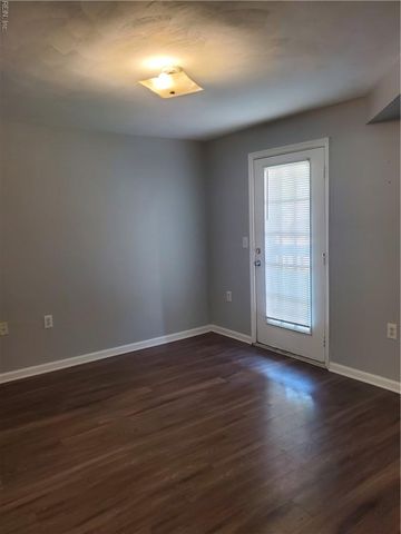 1232 Norview Ave Apt R, Norfolk, VA 23513