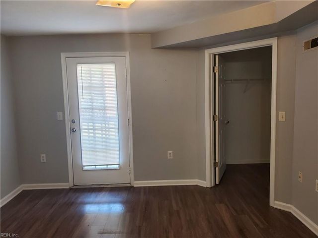 1232 Norview Ave Apt R, Norfolk, VA 23513