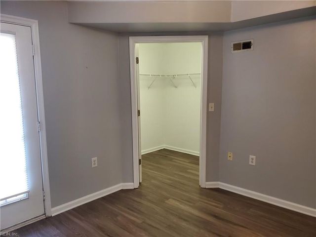 1232 Norview Ave Apt R, Norfolk, VA 23513