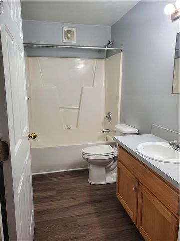 1232 Norview Ave Apt R, Norfolk, VA 23513