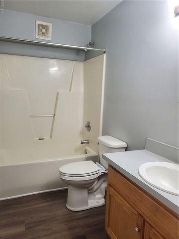 1232 Norview Ave Apt R, Norfolk, VA 23513