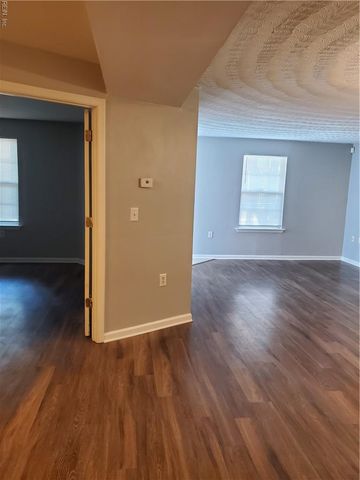 1232 Norview Ave Apt R, Norfolk, VA 23513