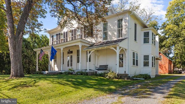 208 N MAIN ST, Douglassville, PA 19518