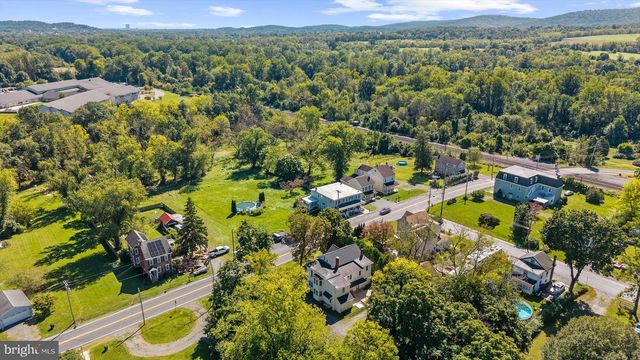 208 N MAIN ST, Douglassville, PA 19518
