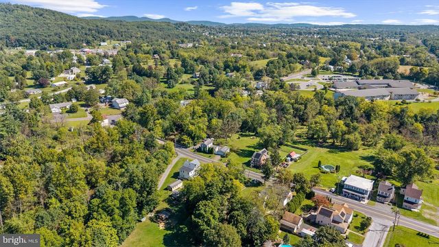 208 N MAIN ST, Douglassville, PA 19518
