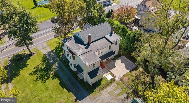 208 N MAIN ST, Douglassville, PA 19518