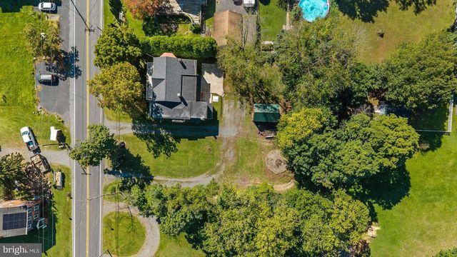 208 N MAIN ST, Douglassville, PA 19518