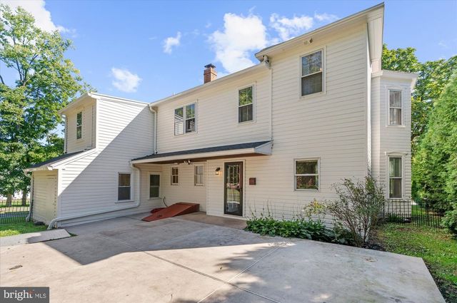208 N MAIN ST, Douglassville, PA 19518
