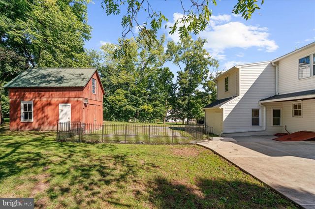 208 N MAIN ST, Douglassville, PA 19518