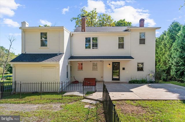 208 N MAIN ST, Douglassville, PA 19518