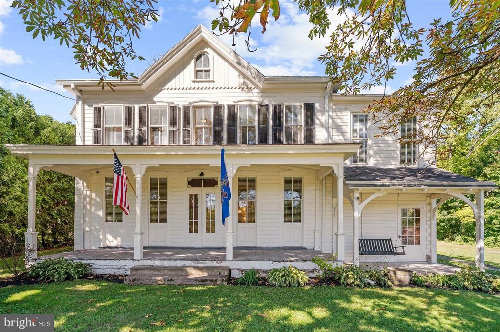 208 N MAIN ST, Douglassville, PA 19518