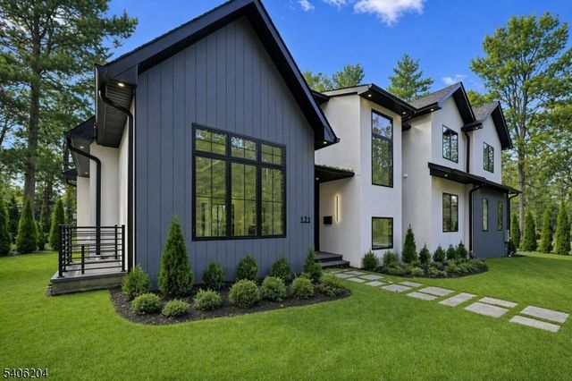121 Engle St, Cresskill Boro, NJ 07626