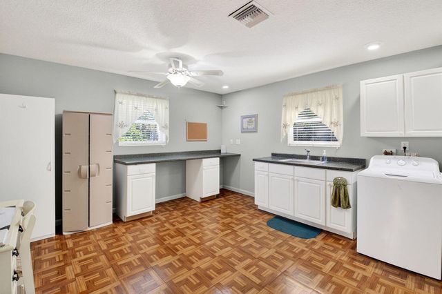 700 Canal Way, Boynton Beach, FL 33426