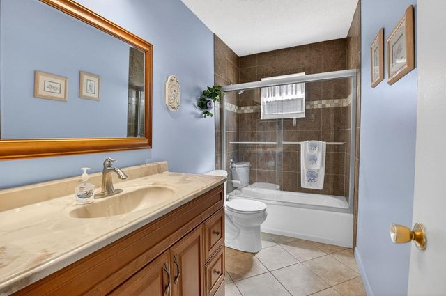 700 Canal Way, Boynton Beach, FL 33426