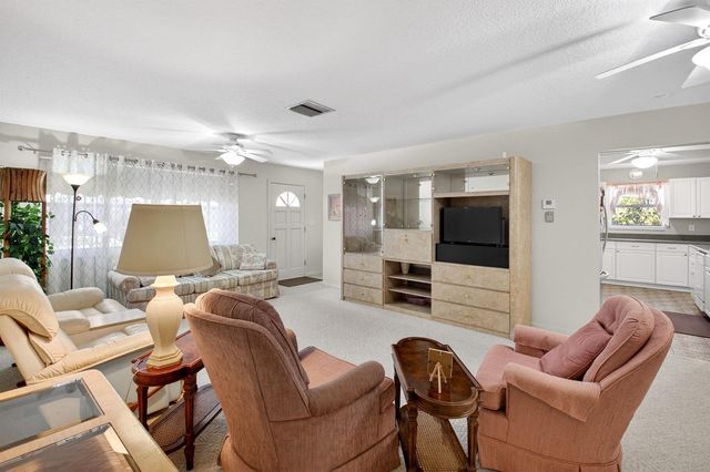 700 Canal Way, Boynton Beach, FL 33426