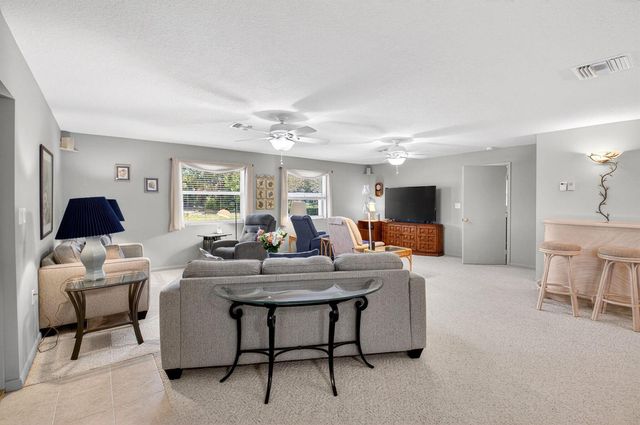 700 Canal Way, Boynton Beach, FL 33426
