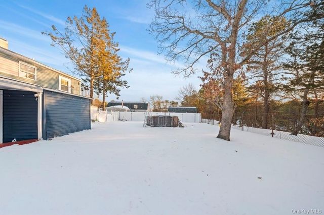 68 S Village Drive, Bellport, NY 11713