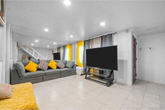 68 S Village Drive, Bellport, NY 11713