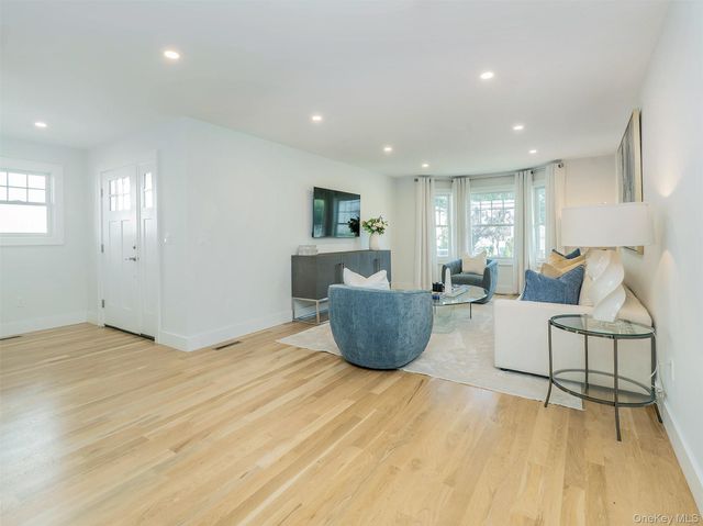59 Edgewood Road B, Port Washington, NY 11050