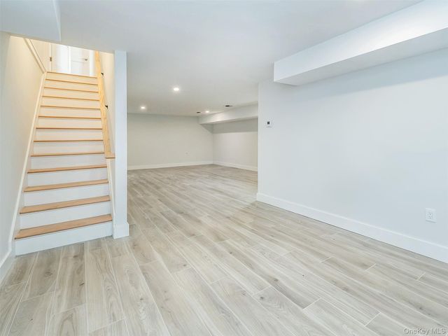 59 Edgewood Road B, Port Washington, NY 11050