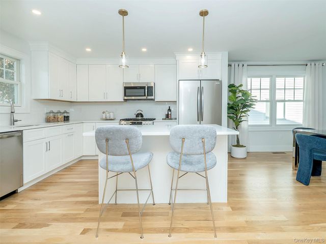 59 Edgewood Road B, Port Washington, NY 11050
