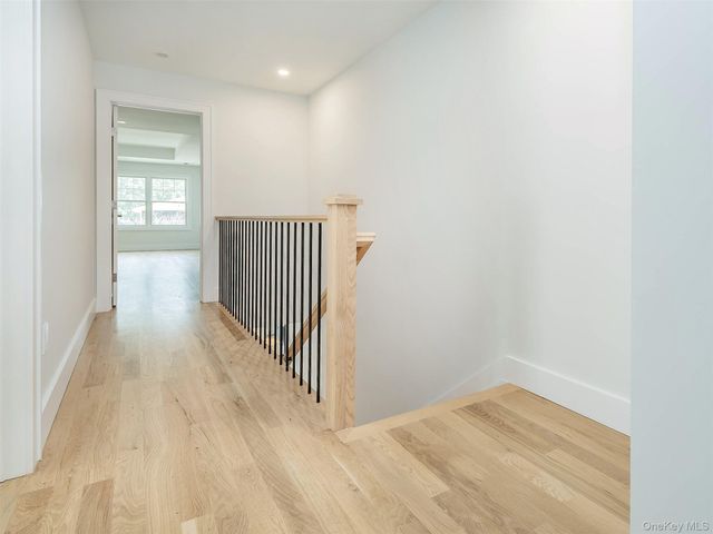 59 Edgewood Road B, Port Washington, NY 11050
