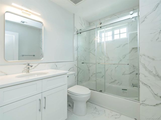 59 Edgewood Road B, Port Washington, NY 11050
