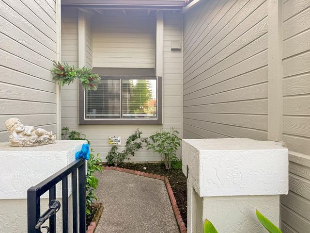 4702 El Cid Ct, Rocklin, CA 95677