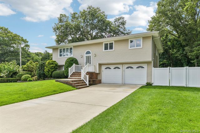 48 Junard Boulevard, Port Jefferson Station, NY 11776