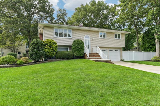 48 Junard Boulevard, Port Jefferson Station, NY 11776