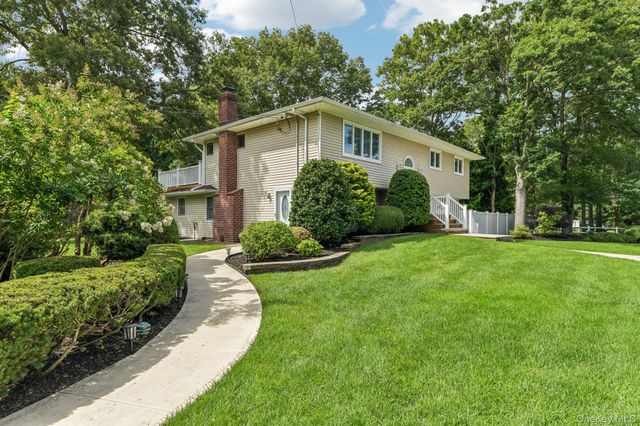 48 Junard Boulevard, Port Jefferson Station, NY 11776