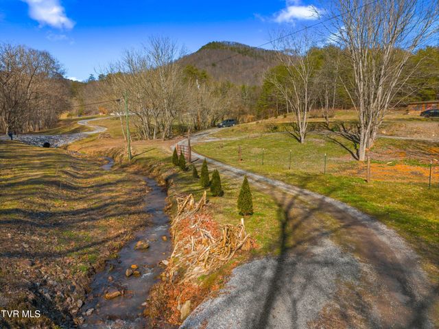 634 New Salem Road, Rogersville, TN 37857