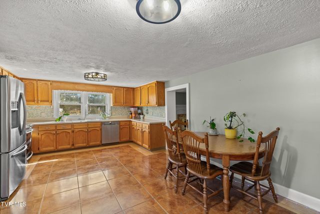 634 New Salem Road, Rogersville, TN 37857