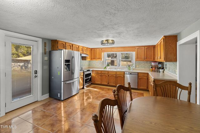 634 New Salem Road, Rogersville, TN 37857