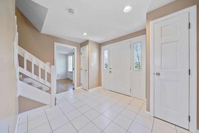 75 Erica Dr, Stoughton, MA 02072