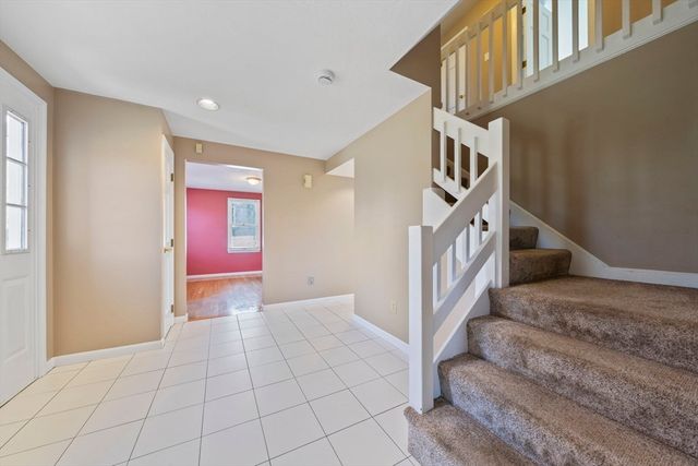 75 Erica Dr, Stoughton, MA 02072