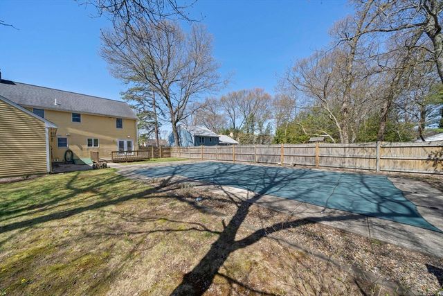 75 Erica Dr, Stoughton, MA 02072