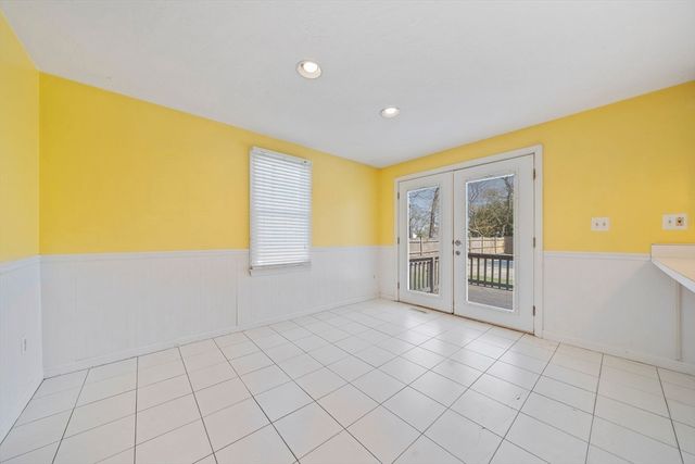 75 Erica Dr, Stoughton, MA 02072