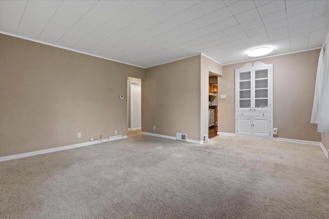 5006 N Port Washington ROAD, Glendale, WI 53217