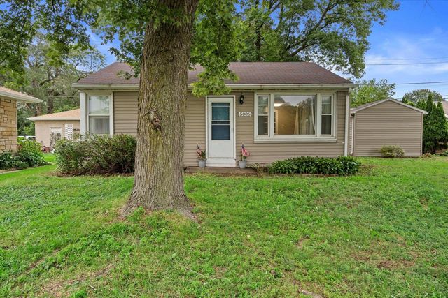 5006 N Port Washington ROAD, Glendale, WI 53217