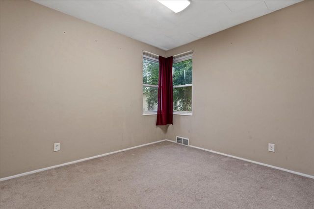 5006 N Port Washington ROAD, Glendale, WI 53217