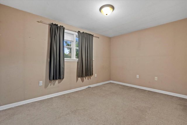 5006 N Port Washington ROAD, Glendale, WI 53217