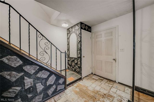 32909 Alva Drive, Eastlake, OH 44095