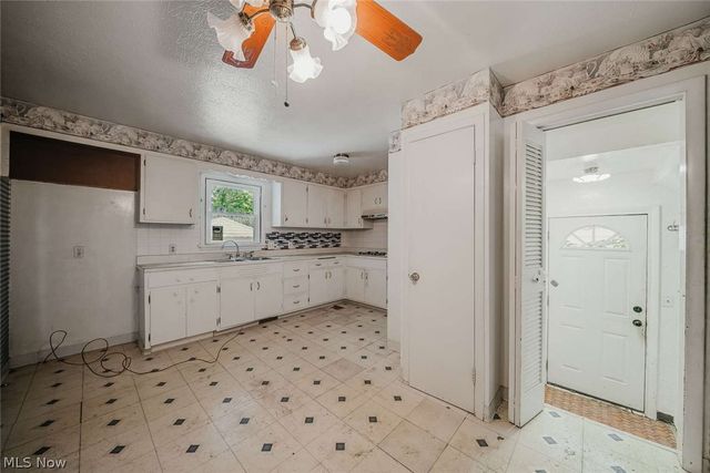 32909 Alva Drive, Eastlake, OH 44095