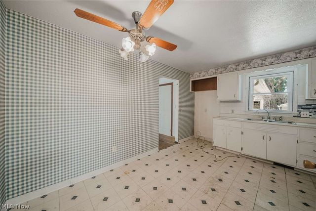 32909 Alva Drive, Eastlake, OH 44095