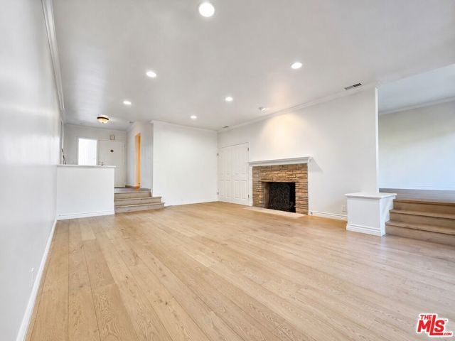 2200 S Canfield Avenue, Los Angeles, CA 90034